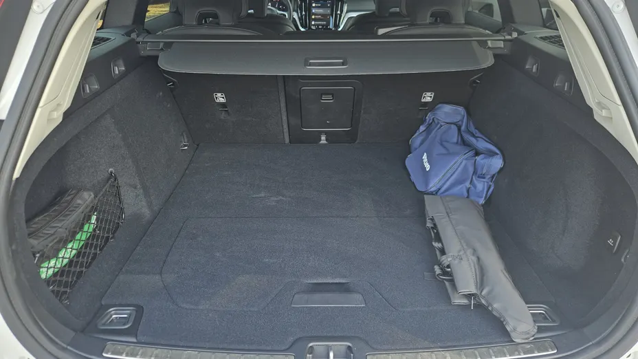 VOLVO V60 V60 B4 B Plus Dark aut