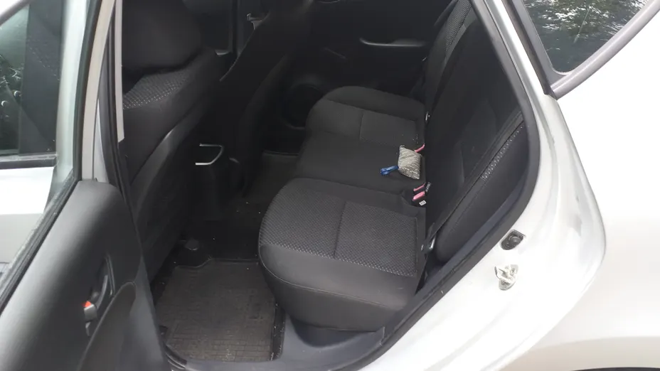 HYUNDAI i30 i30 1.6 CRDi Base +