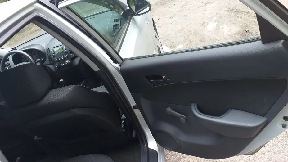 HYUNDAI i30 i30 1.6 CRDi Base +