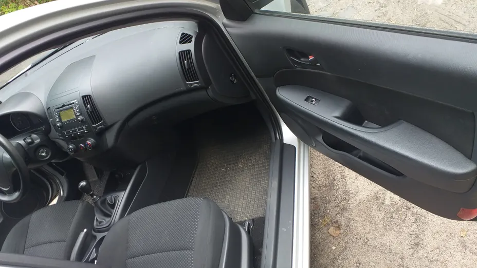 HYUNDAI i30 i30 1.6 CRDi Base +