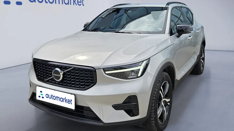 VOLVO XC40 XC40 B3 Plus Dark aut