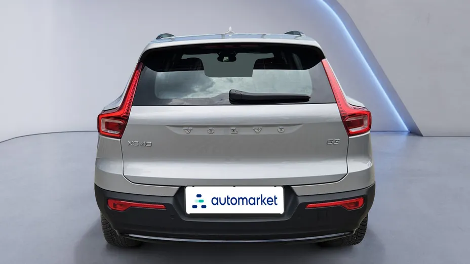 VOLVO XC40 XC40 B3 Plus Dark aut