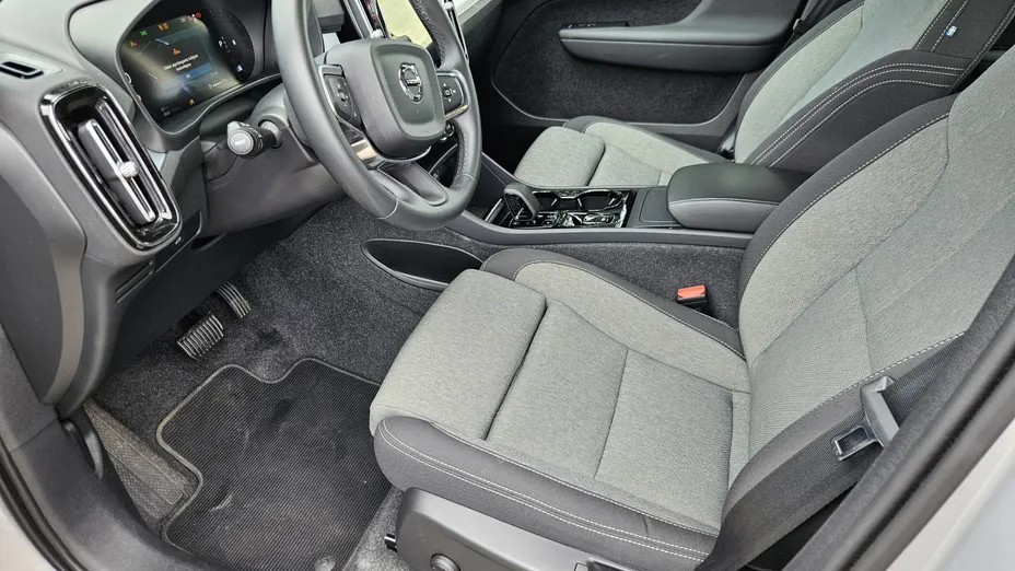 VOLVO XC40 XC40 B3 Plus Dark aut