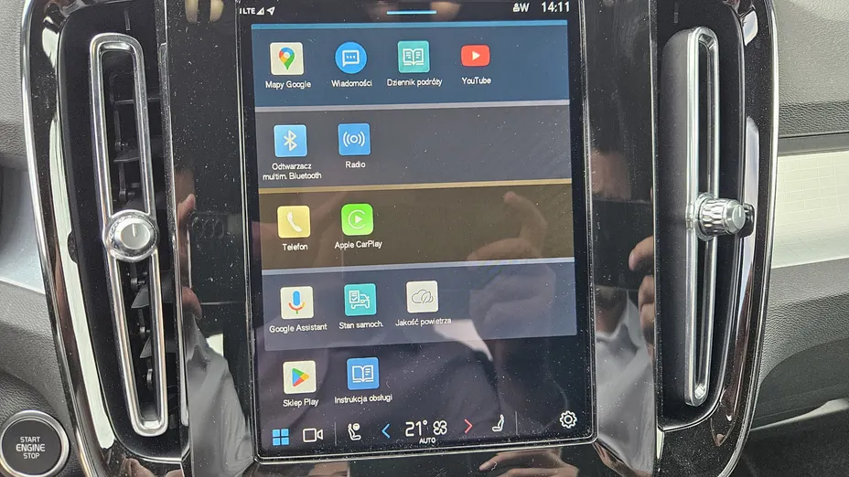 VOLVO XC40 XC40 B3 Plus Dark aut