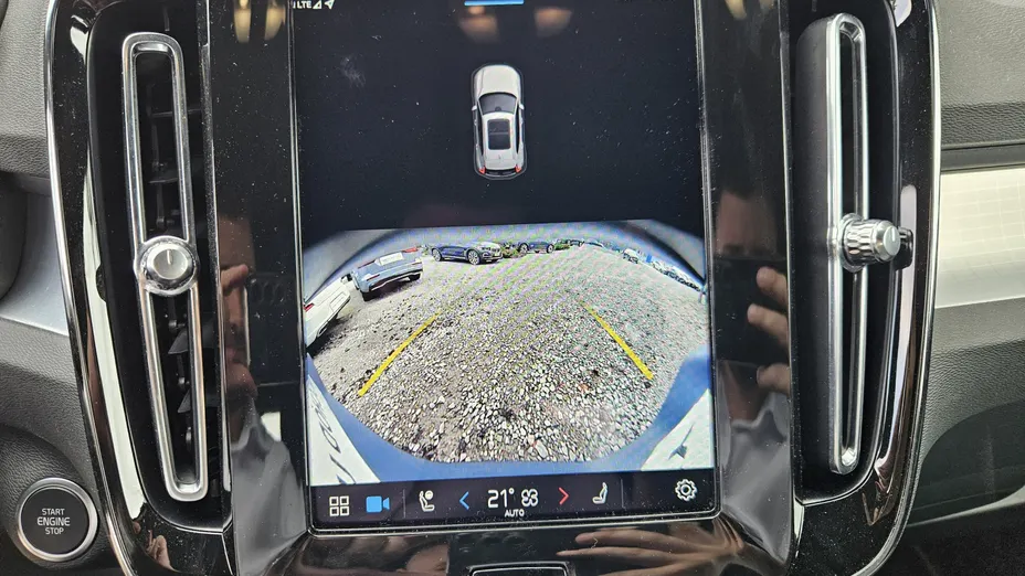 VOLVO XC40 XC40 B3 Plus Dark aut