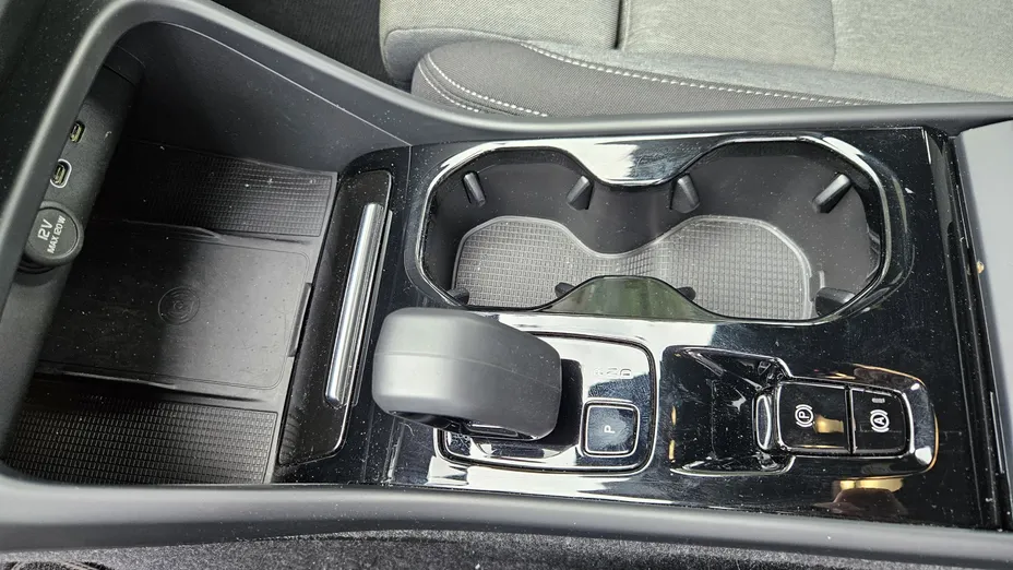 VOLVO XC40 XC40 B3 Plus Dark aut