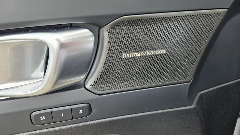 VOLVO XC40 XC40 B3 Plus Dark aut