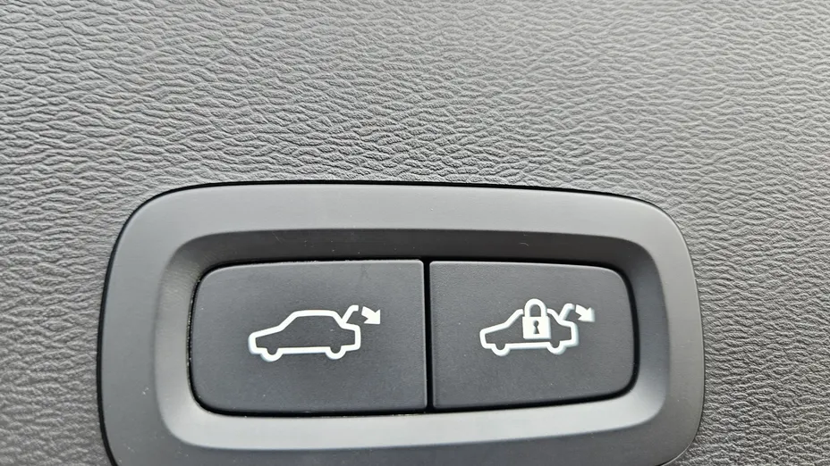 VOLVO XC40 XC40 B3 Plus Dark aut