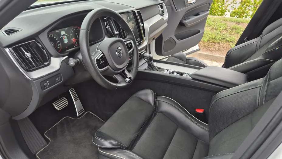 VOLVO XC60 XC60 T4 R-Design aut