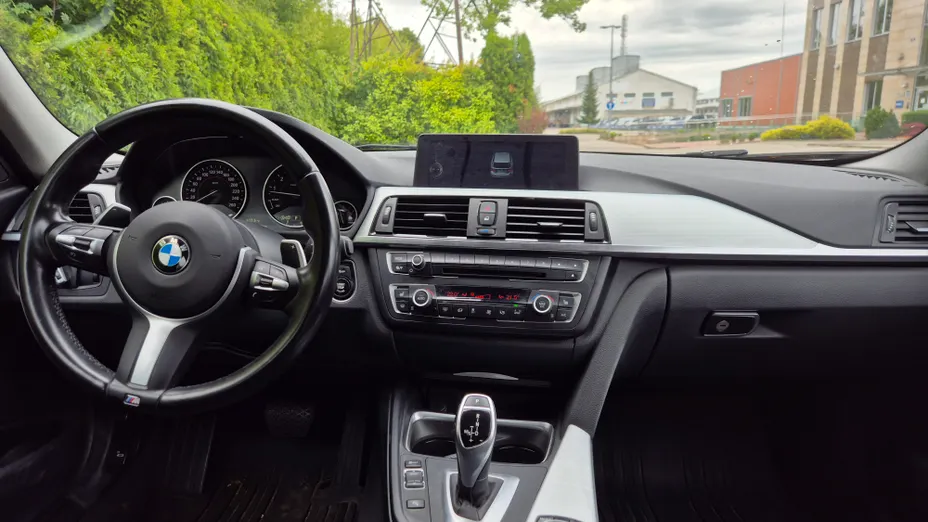 BMW Seria 3 335d xDrive Advantage sport-aut