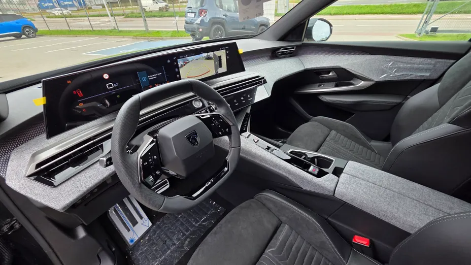 PEUGEOT 5008 5008 1.2 PureTech mHEV GT Exclusive S&S e-DCS6 Nowy
