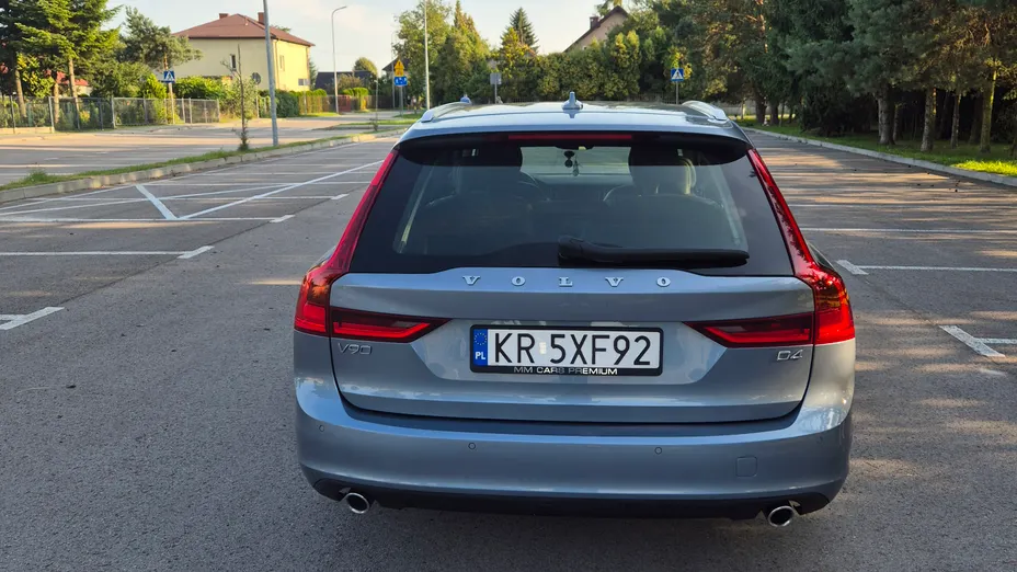 VOLVO V90 V90 B4 D AWD Momentum aut
