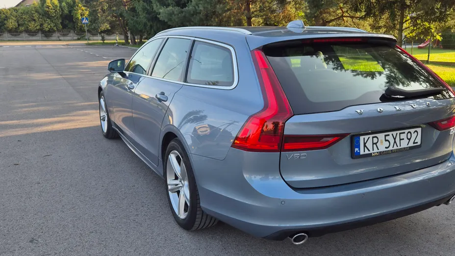 VOLVO V90 V90 B4 D AWD Momentum aut