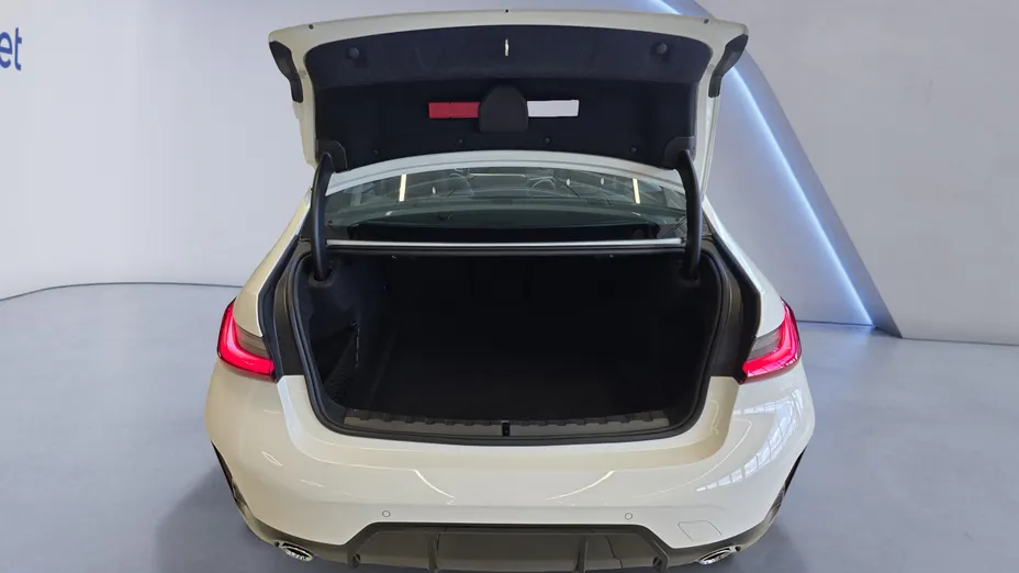 BMW Seria 3 318i M Sport aut