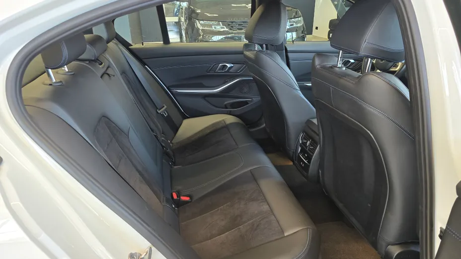 BMW Seria 3 318i M Sport aut