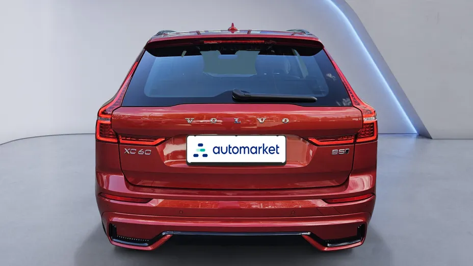 VOLVO XC60 XC60 B5 B AWD Plus Dark aut