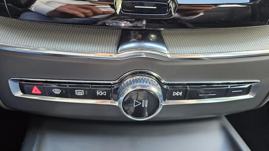 VOLVO XC60 XC60 B5 B AWD Plus Dark aut