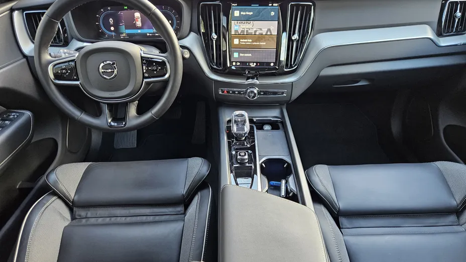 VOLVO XC60 XC60 B5 B AWD Plus Dark aut