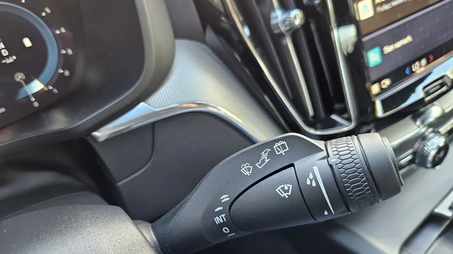 VOLVO XC60 XC60 B5 B AWD Plus Dark aut