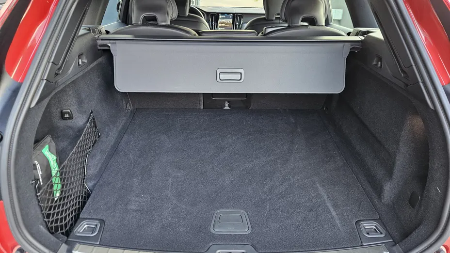 VOLVO XC60 XC60 B5 B AWD Plus Dark aut