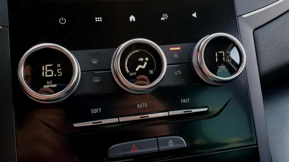 RENAULT Megane Megane 1.5 Blue dCi Zen EDC