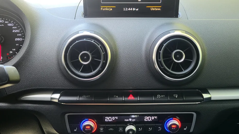 AUDI A3 A3 1.6 TDI clean diesel Attraction S tronic