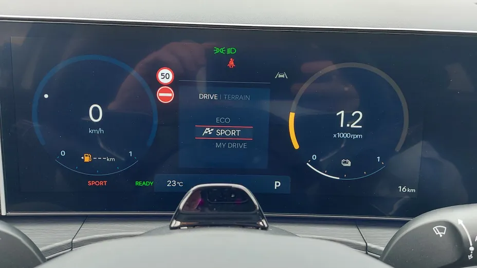 HYUNDAI Santa Fe Santa Fe 1.6 T-GDI HEV Platinum 4WD aut 7os. Nowy