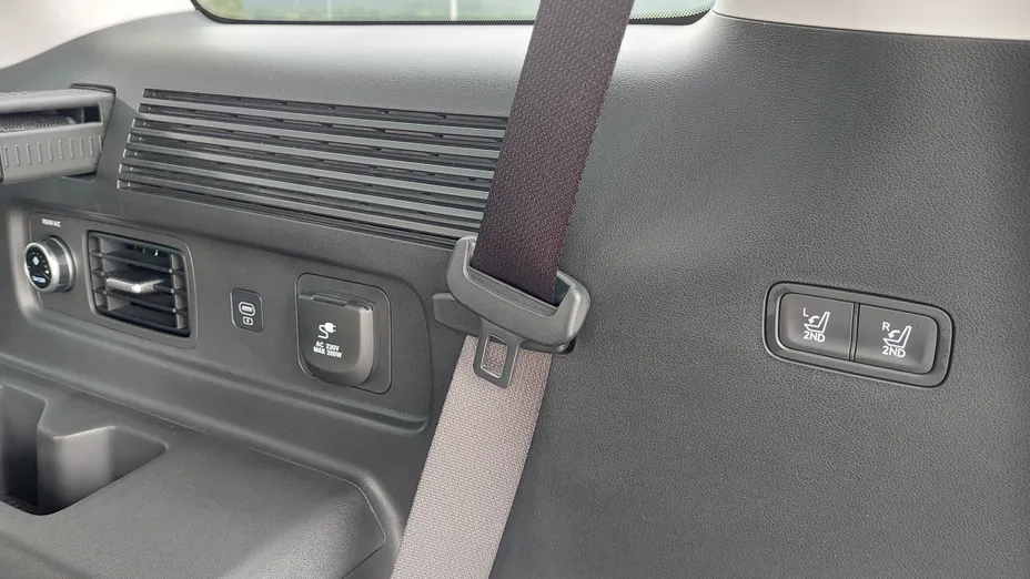 HYUNDAI Santa Fe Santa Fe 1.6 T-GDI HEV Platinum 4WD aut 7os. Nowy