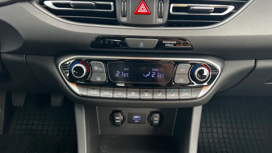 HYUNDAI i30 i30 1.5 T-GDI 48V Smart