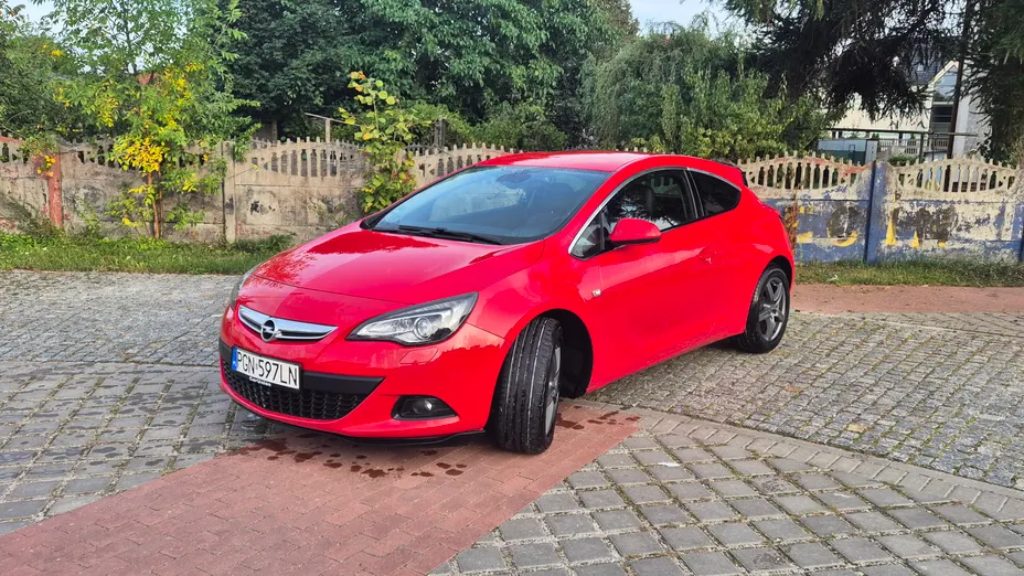 OPEL Astra Astra IV GTC 1.6 T Enjoy