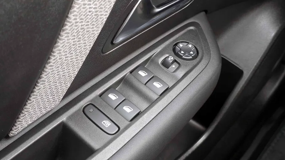 CITROEN C4 C4 1.2 PureTech Shine S&S EAT8