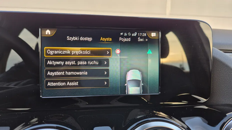 MERCEDES-BENZ B Klasa B 180 Style 7G-DCT