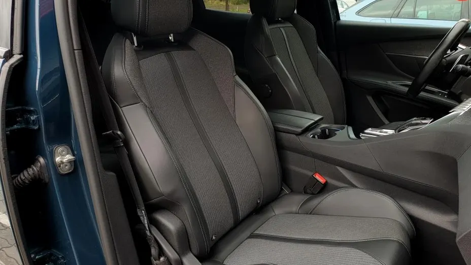 PEUGEOT 3008 3008 1.5 BlueHDi Allure S&S EAT8