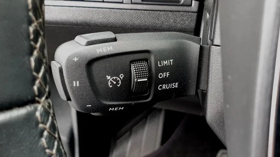 PEUGEOT 3008 3008 1.5 BlueHDi Allure S&S EAT8