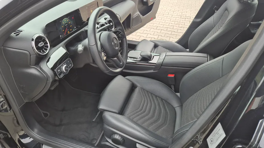 MERCEDES-BENZ A Klasa A 180 Style 7G-DCT