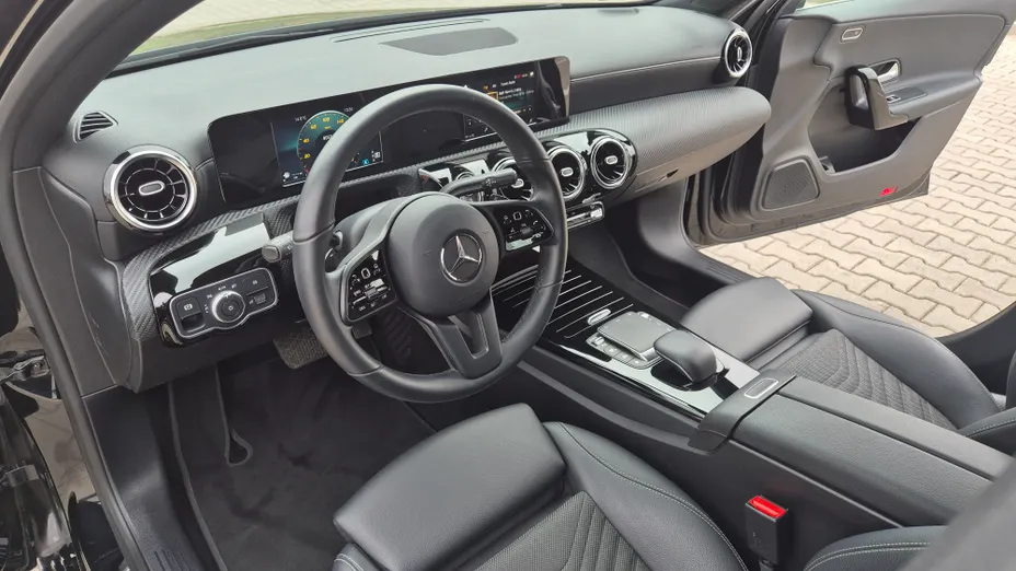 MERCEDES-BENZ A Klasa A 180 Style 7G-DCT