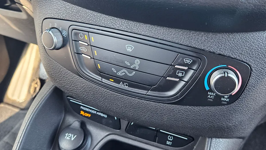 FORD Tourneo Courier Tourneo Courier 1.5 TDCi Trend