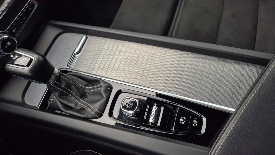 VOLVO XC60 XC60 T4 R-Design aut