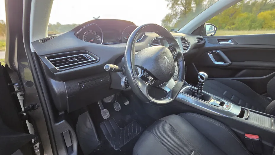 PEUGEOT 308 308 1.6 THP Allure