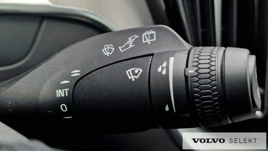 VOLVO XC60 XC60 T6 Plug-In Hybrid AWD Plus Dark aut