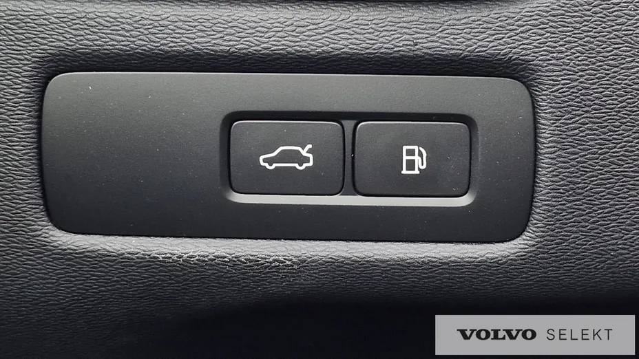 VOLVO XC60 XC60 T6 Plug-In Hybrid AWD Plus Dark aut