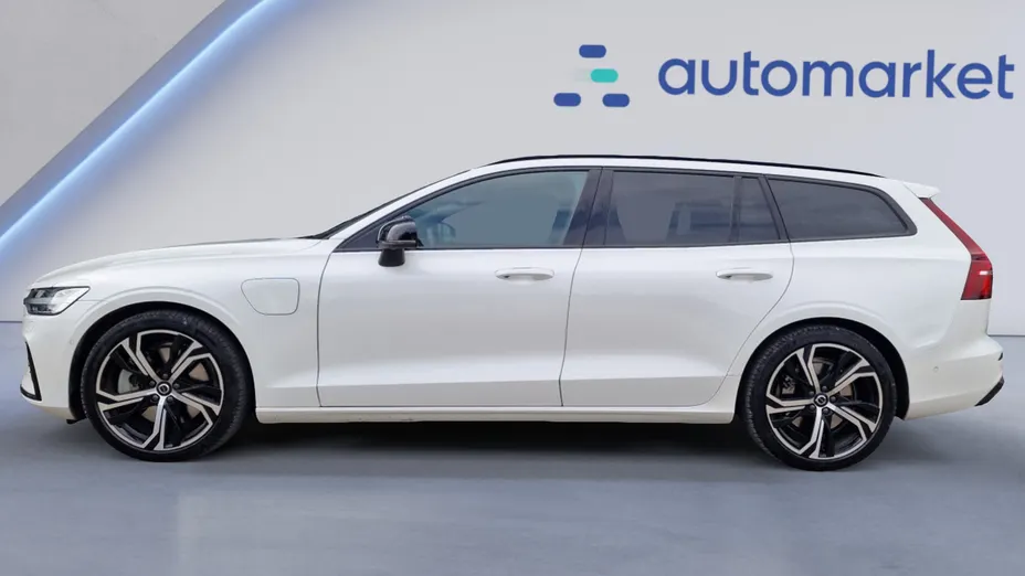 VOLVO V60 V60 T6 AWD Plug-In Hybrid Plus Dark aut