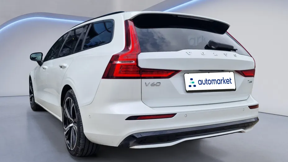 VOLVO V60 V60 T6 AWD Plug-In Hybrid Plus Dark aut