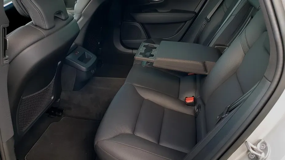 VOLVO V90 V90 B4 D AWD Momentum Pro aut