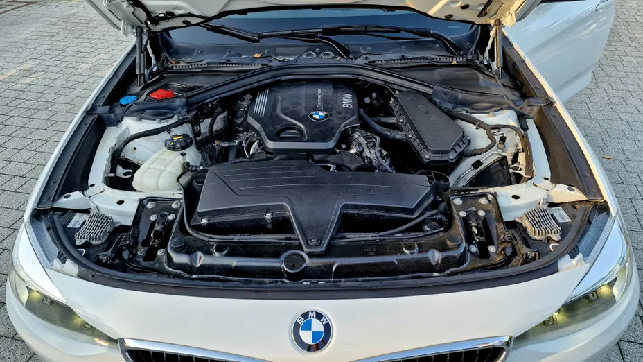 BMW Seria 3 Gran Turismo 320d xDrive Advantage aut