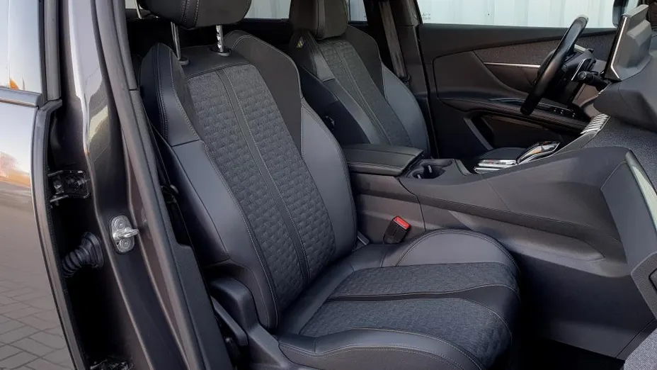 PEUGEOT 5008 5008 2.0 BlueHDi Road Trip S&S EAT8