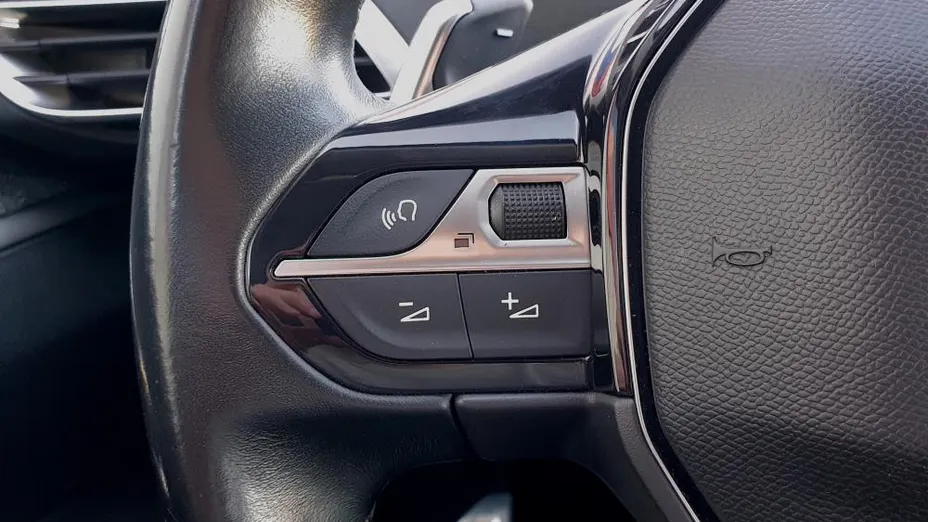 PEUGEOT 5008 5008 2.0 BlueHDi Road Trip S&S EAT8