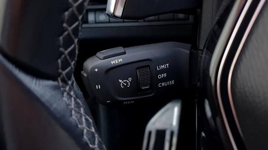 PEUGEOT 5008 5008 2.0 BlueHDi Road Trip S&S EAT8