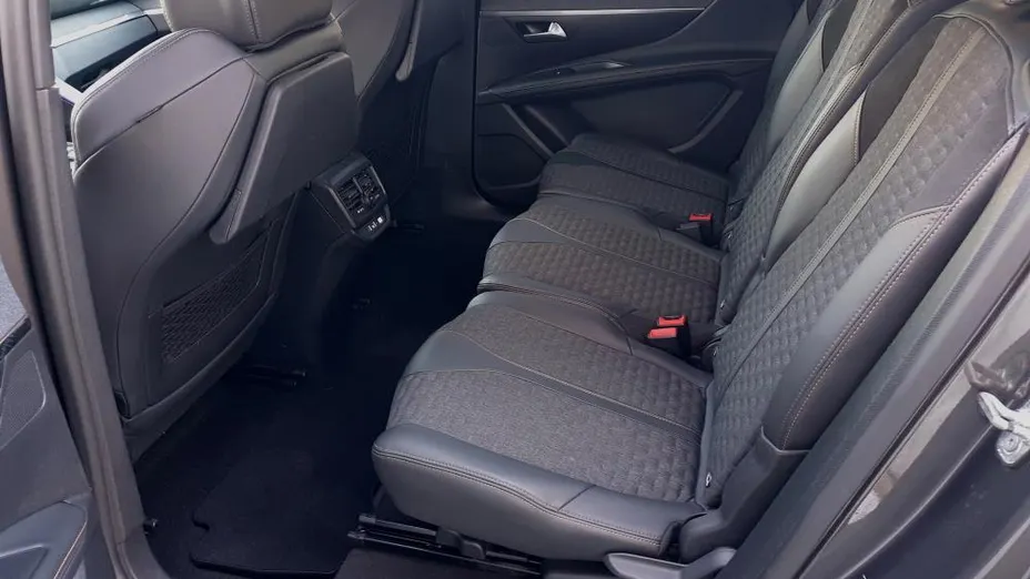 PEUGEOT 5008 5008 2.0 BlueHDi Road Trip S&S EAT8