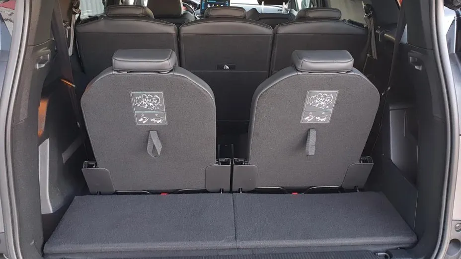 PEUGEOT 5008 5008 2.0 BlueHDi Road Trip S&S EAT8